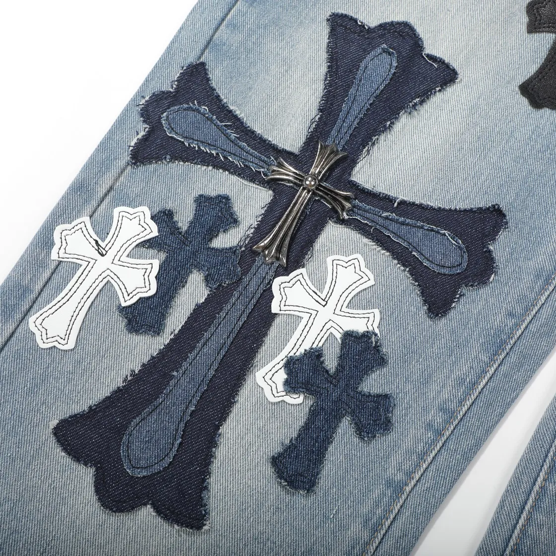P310 (top replica) Ch rare co-branded top item Chrome hearts new Chrome heart patchwork leather patch cross stitching micro-flare jeans Top-notch configuration, details are invincible! ! Cleanfit has become very popular in the past two years, and Kroxin’s consistent style is particularly high-end! ! Imported Japanese woven fabric ready-made clothes, genuine leather Crocodile leather labels and waist cloth leather tags are sewn on. The overall process is very cumbersome. The buttons on the trousers fly, rivets, back pockets, and metal decorative plates are all custom-made from molds. After they are finished, they are distressed to create a very effective effect. It has a vintage taste, and has been used by all kinds of big-name European and American celebrities. Kenijima’s cleanfit style has become popular all over the world. Top-grade hardware, pay attention to my detailed photos, the buttons are all detachable, and they are made of 925 engraved silver! ! Match as you like, suitable for both men and women ✔️✔️ Color: Blue Size: S M L XL